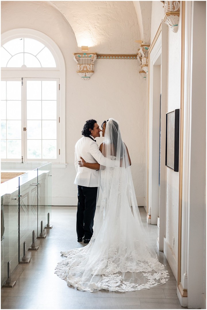 Summer Wedding at The Memphis Museum of Science & History | Pink Palace&nbsp;Museum